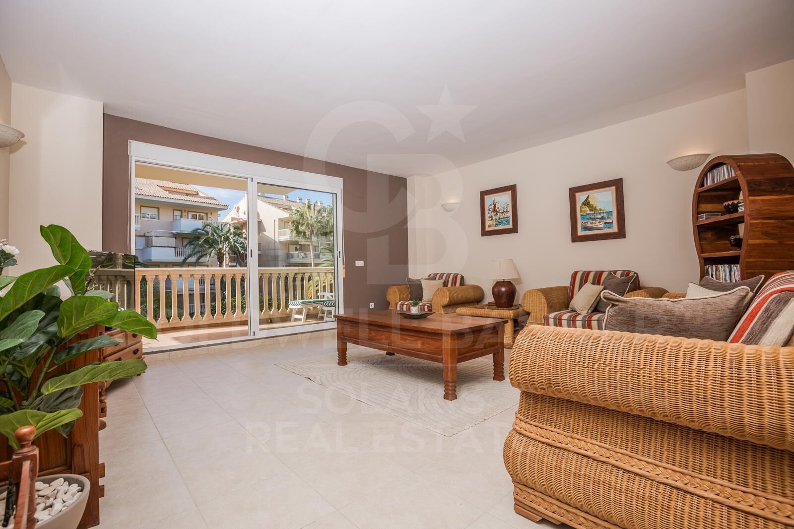 APPARTEMENT EXCLUSIF À JÁVEA - À 200M DE LA PLAGE DE L'ARENAL