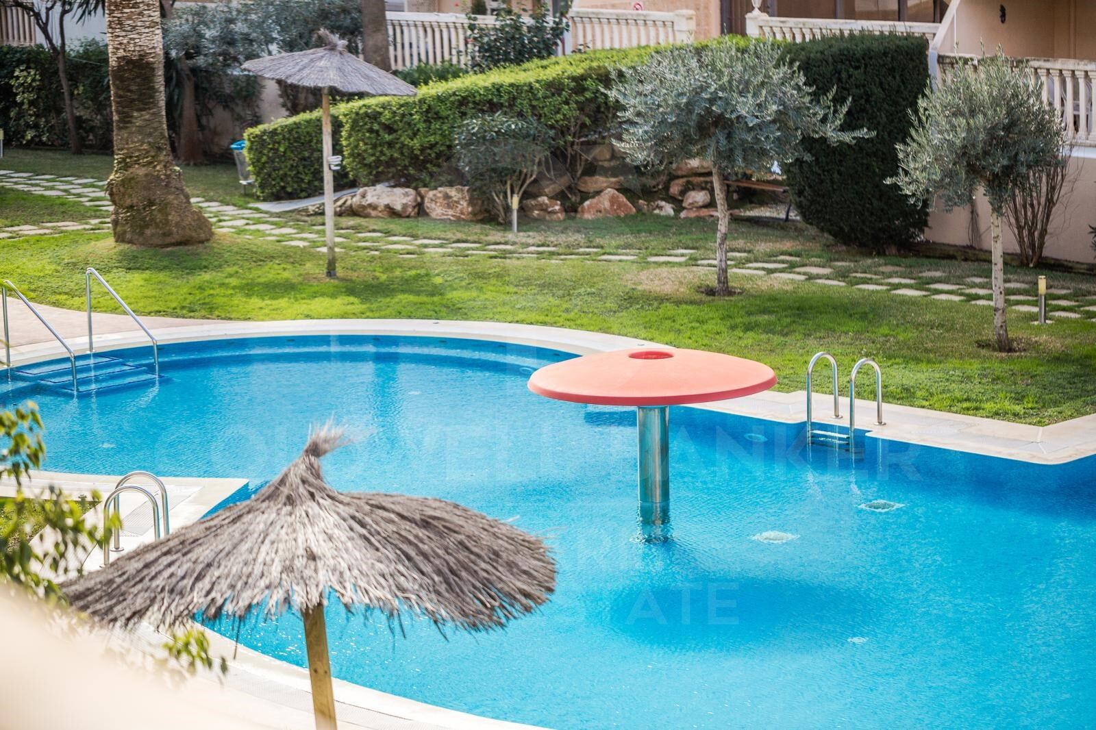 APPARTEMENT EXCLUSIF À JÁVEA - À 200M DE LA PLAGE DE L'ARENAL