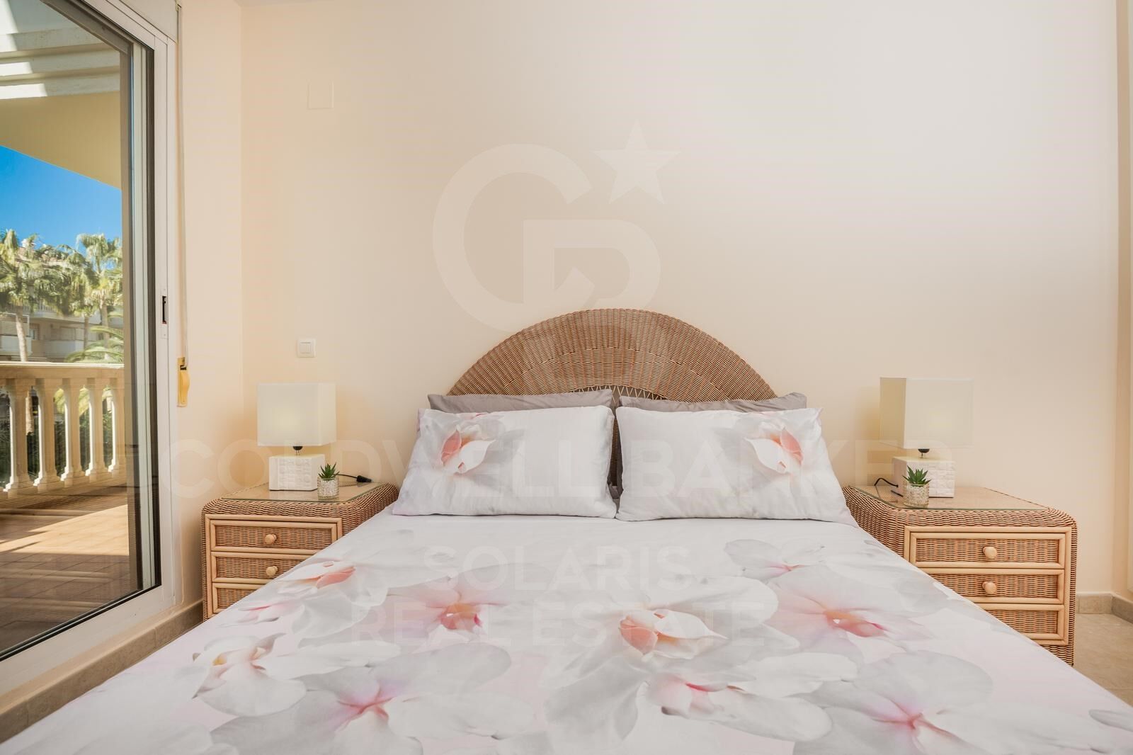 APPARTEMENT EXCLUSIF À JÁVEA - À 200M DE LA PLAGE DE L'ARENAL