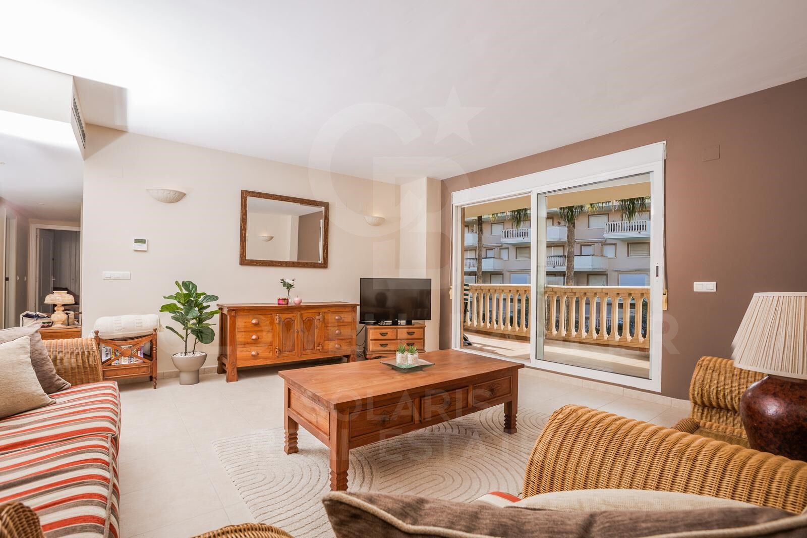 APPARTEMENT EXCLUSIF À JÁVEA - À 200M DE LA PLAGE DE L'ARENAL