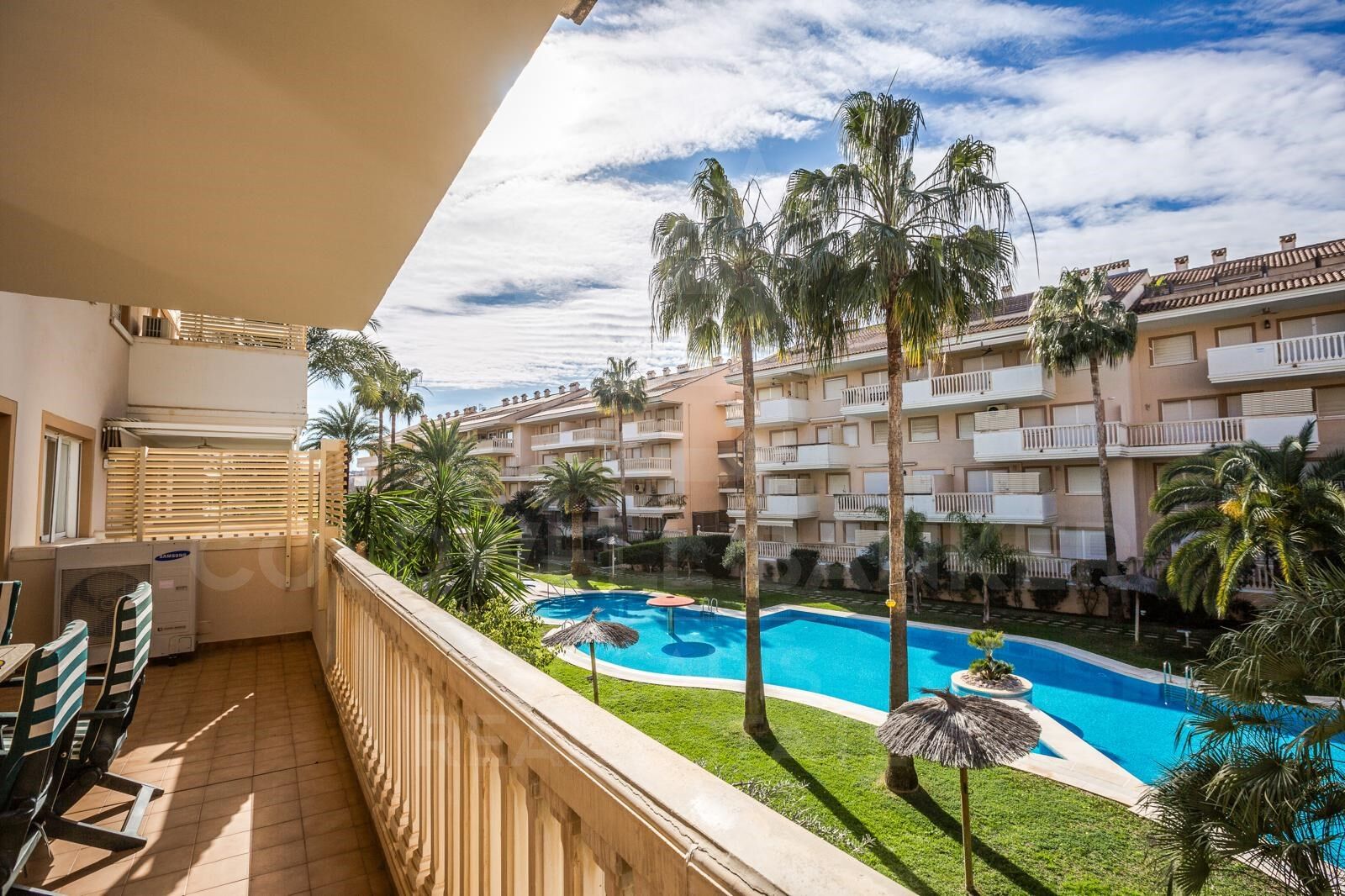 APPARTEMENT EXCLUSIF À JÁVEA - À 200M DE LA PLAGE DE L'ARENAL