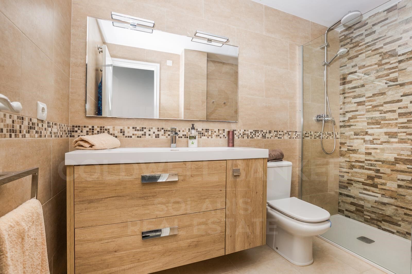 APPARTEMENT EXCLUSIF À JÁVEA - À 200M DE LA PLAGE DE L'ARENAL