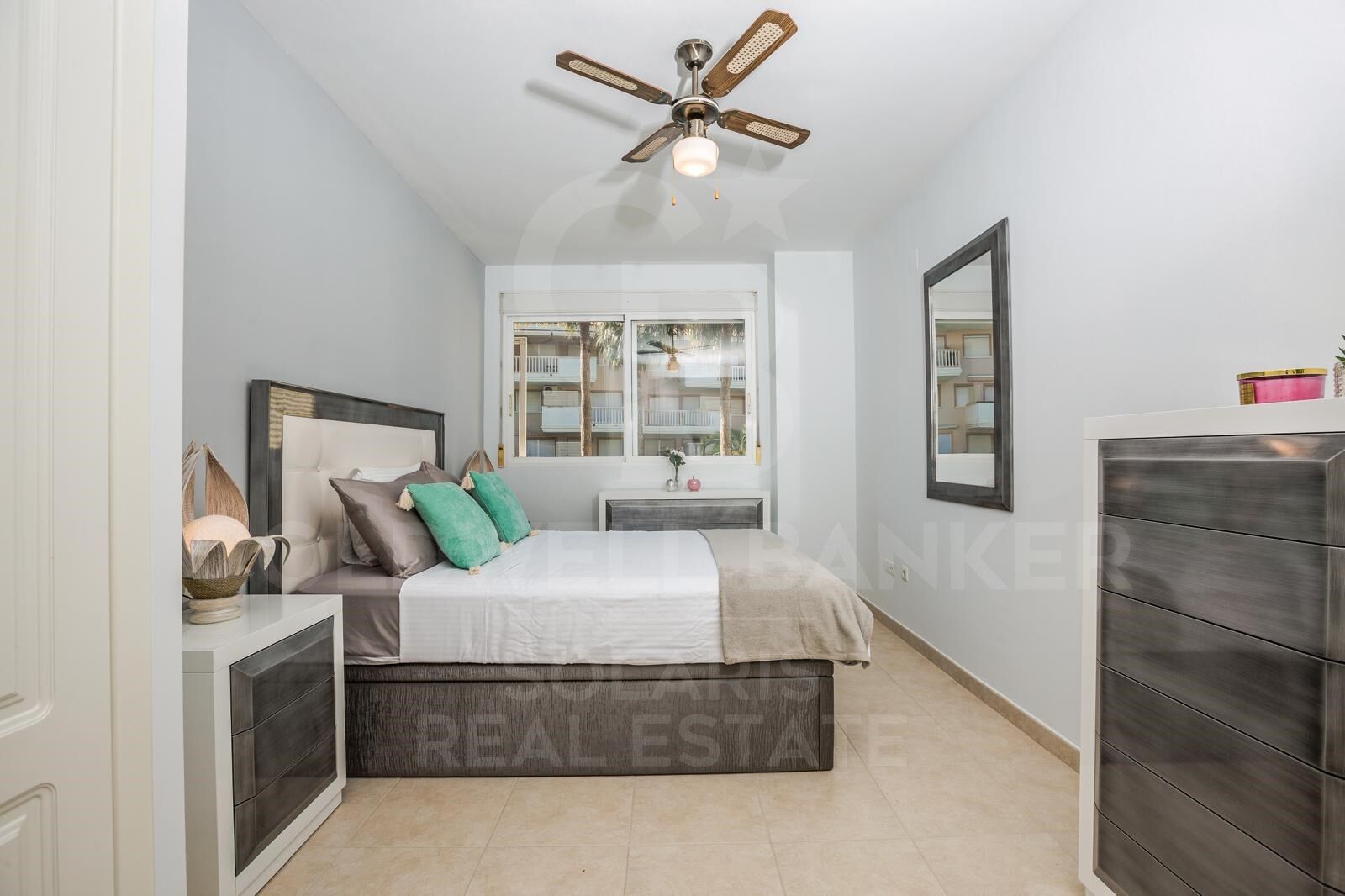 APPARTEMENT EXCLUSIF À JÁVEA - À 200M DE LA PLAGE DE L'ARENAL