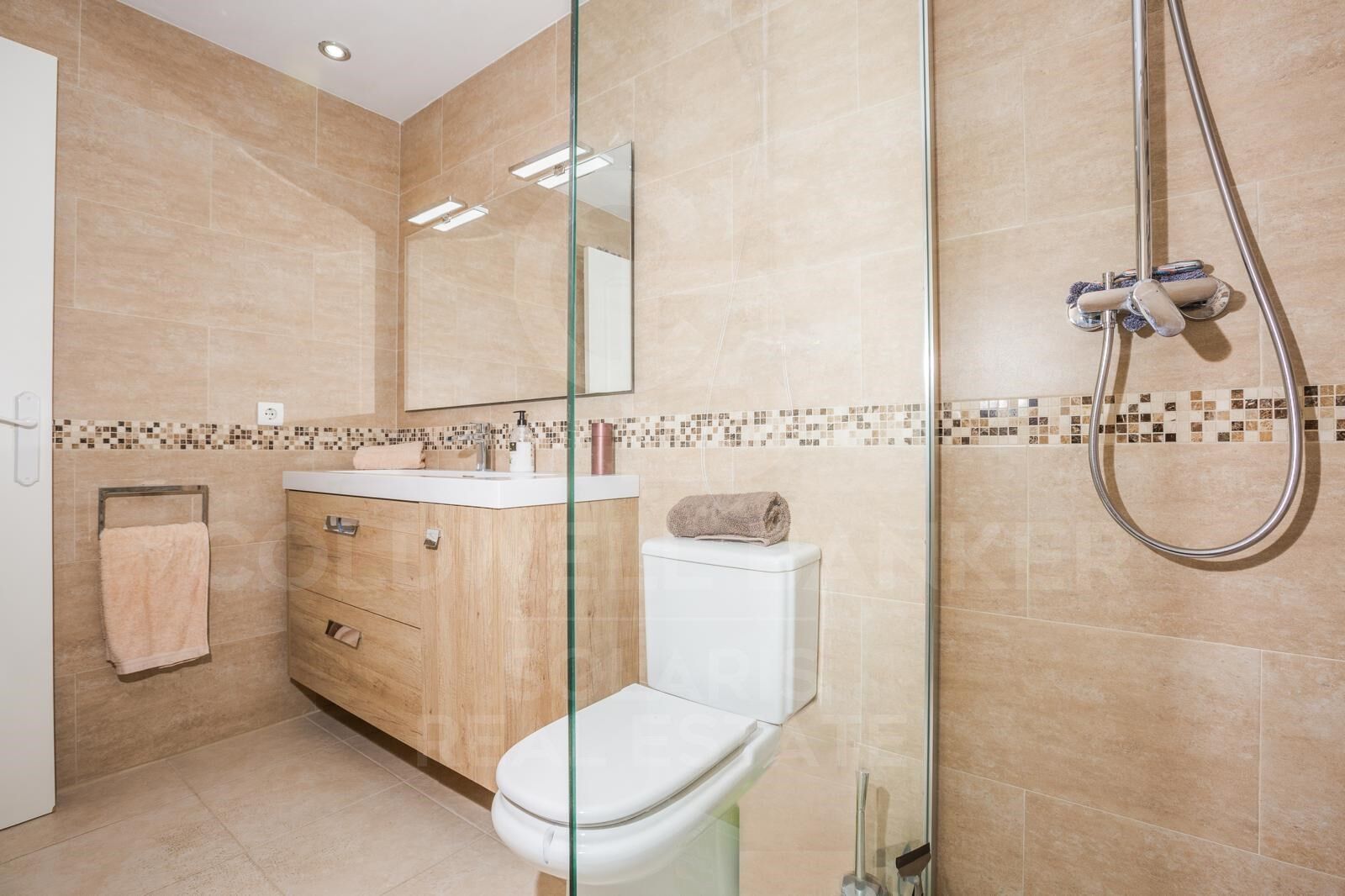 APPARTEMENT EXCLUSIF À JÁVEA - À 200M DE LA PLAGE DE L'ARENAL