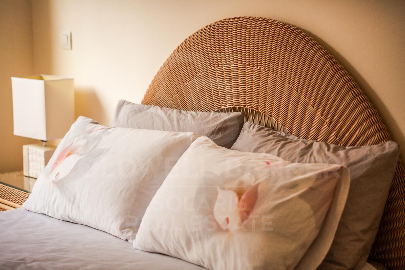 APPARTEMENT EXCLUSIF À JÁVEA - À 200M DE LA PLAGE DE L'ARENAL