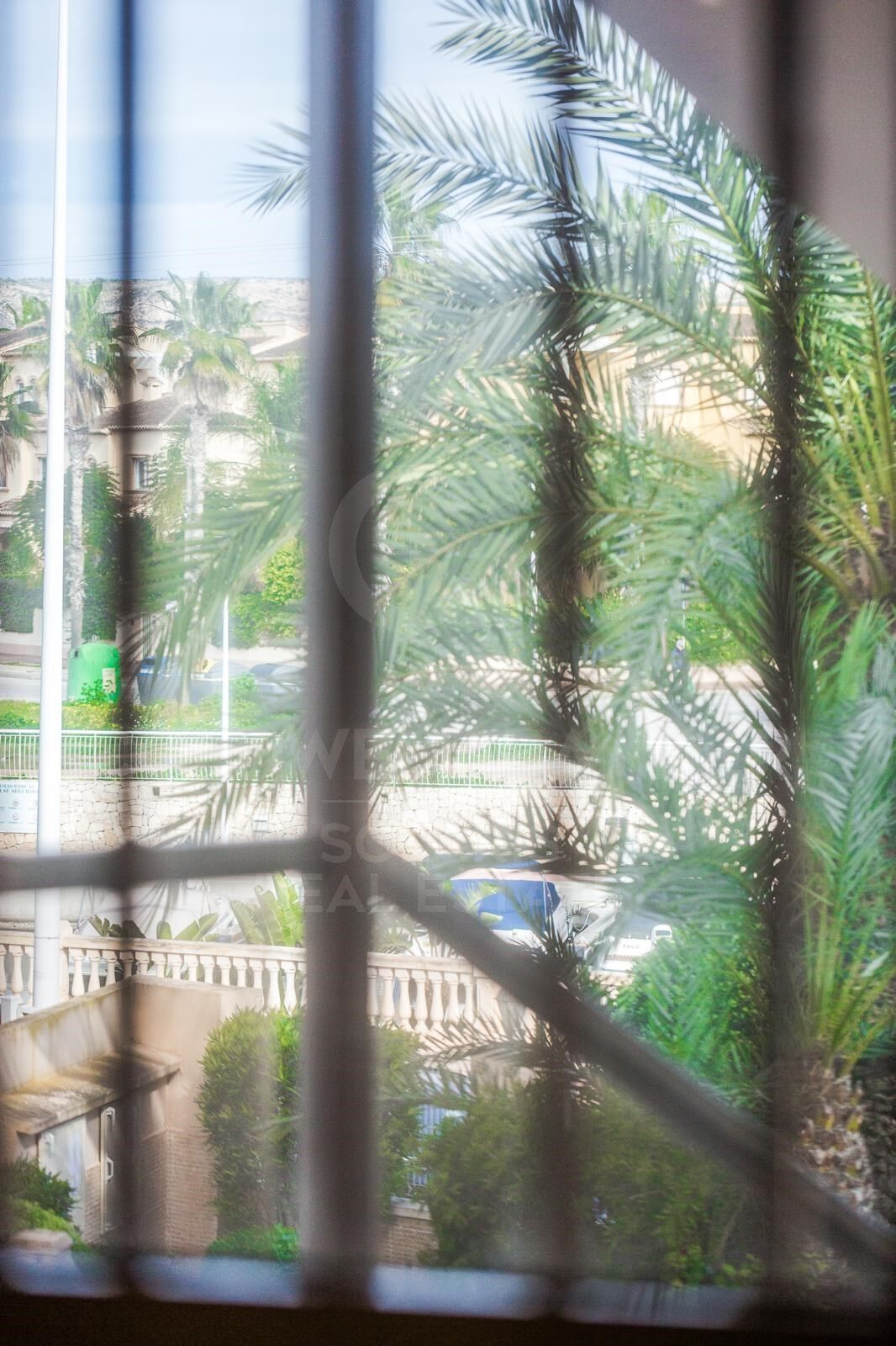 APPARTEMENT EXCLUSIF À JÁVEA - À 200M DE LA PLAGE DE L'ARENAL