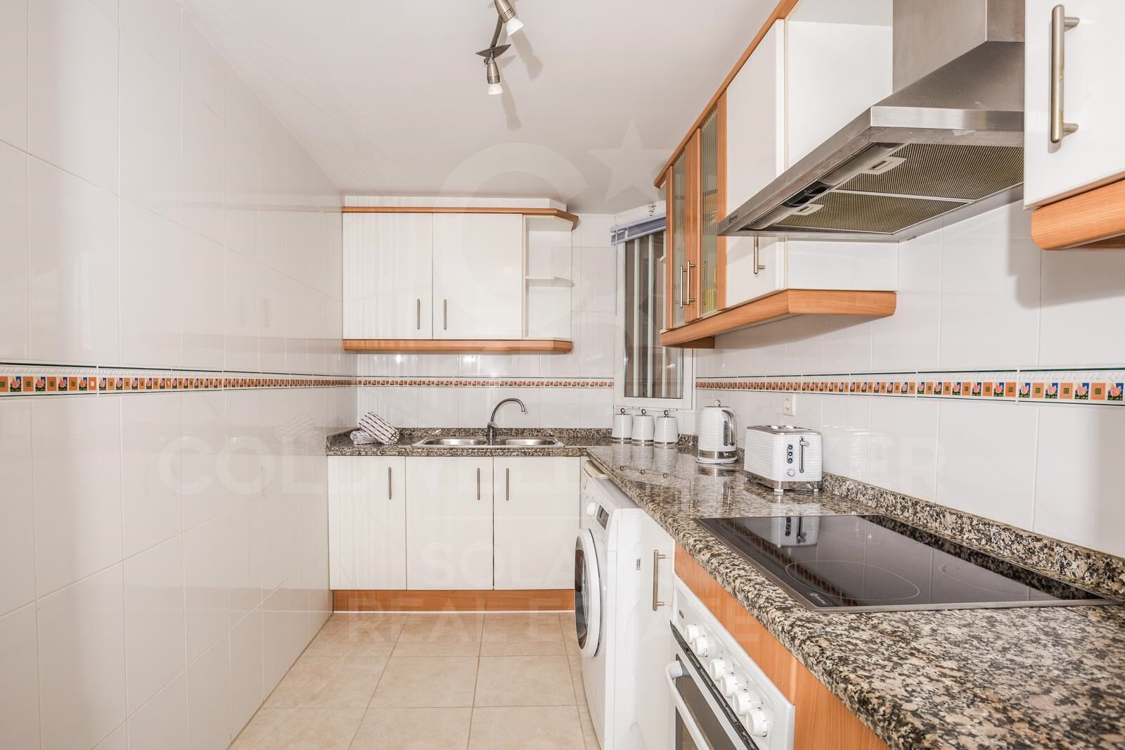 APPARTEMENT EXCLUSIF À JÁVEA - À 200M DE LA PLAGE DE L'ARENAL