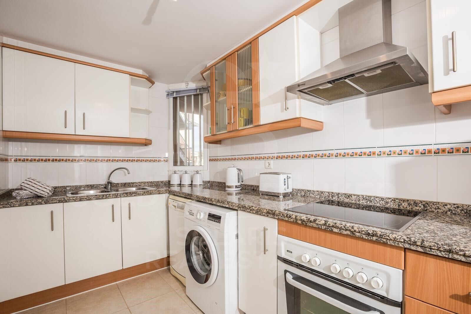 APPARTEMENT EXCLUSIF À JÁVEA - À 200M DE LA PLAGE DE L'ARENAL