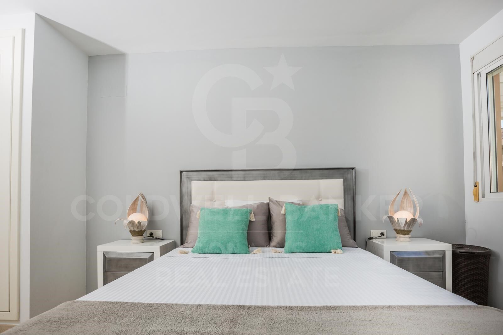 EXCLUSIVE FLAT IN JÁVEA - 200M FROM THE ARENAL BEACH