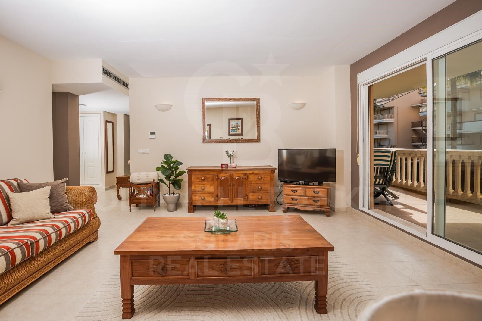 APPARTEMENT EXCLUSIF À JÁVEA - À 200M DE LA PLAGE DE L'ARENAL