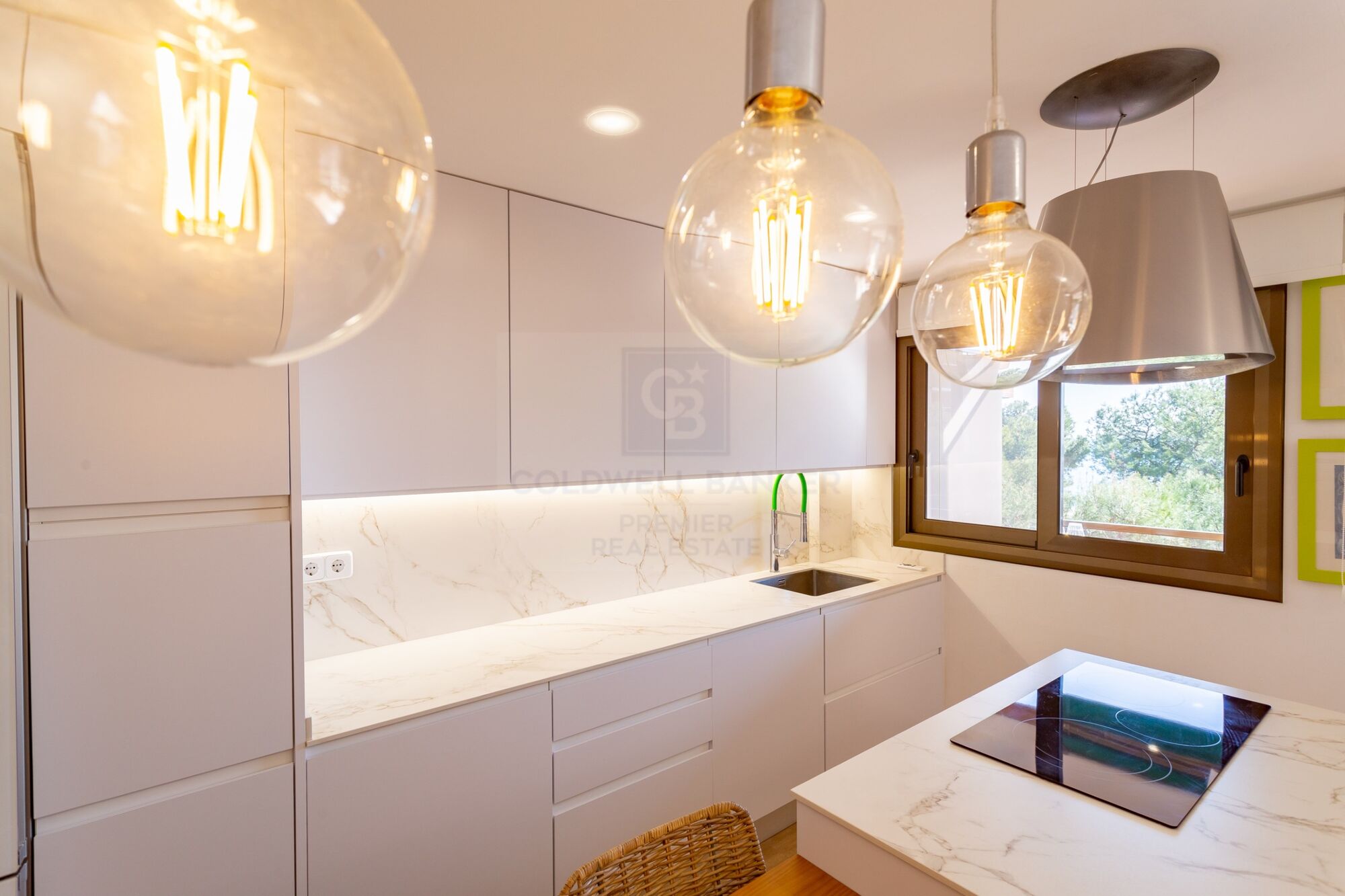 Frontline duplex with sea views in Torredembarra