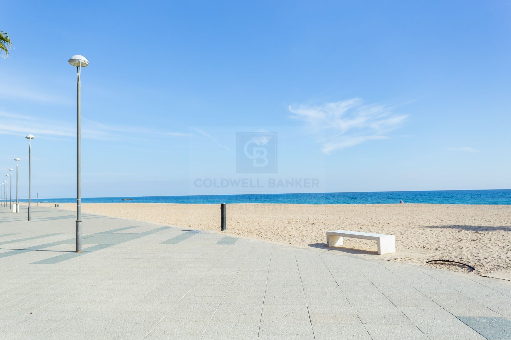 Frontline duplex with sea views in Torredembarra