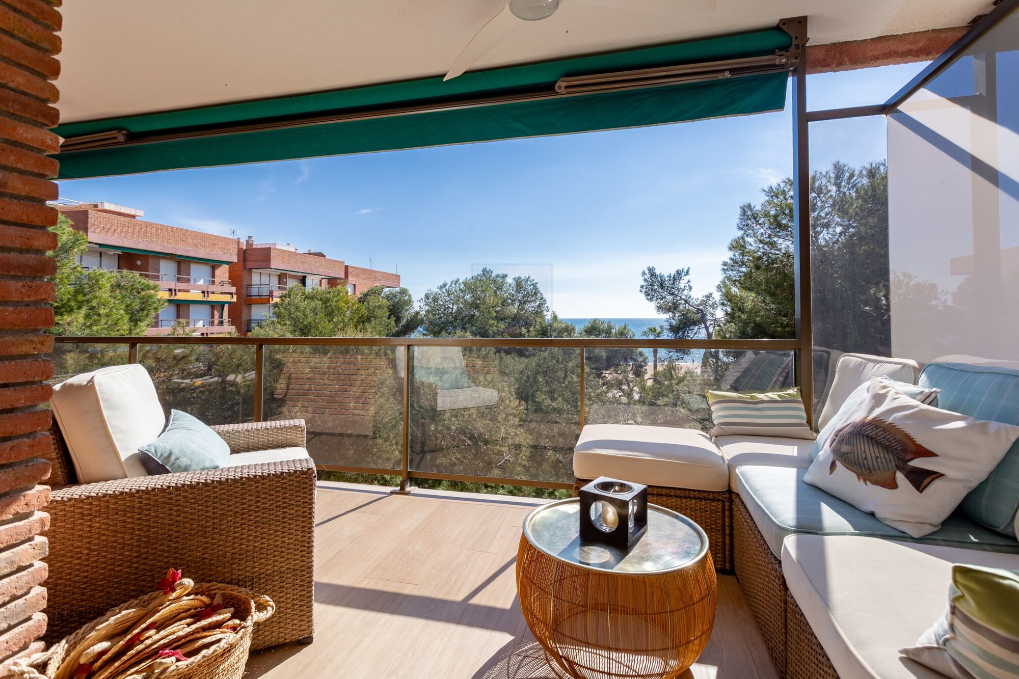 Frontline duplex with sea views in Torredembarra