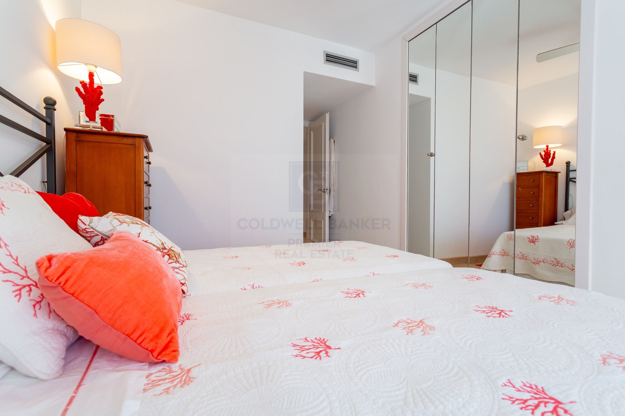 Frontline duplex with sea views in Torredembarra