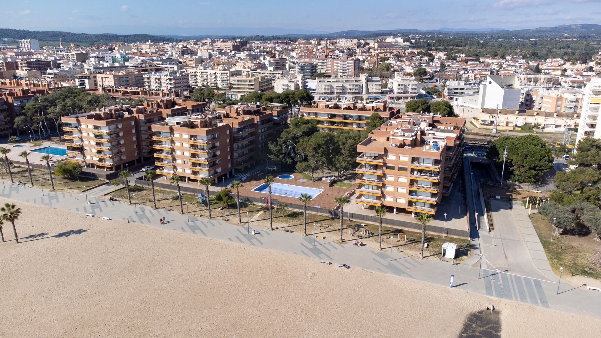 Frontline duplex with sea views in Torredembarra