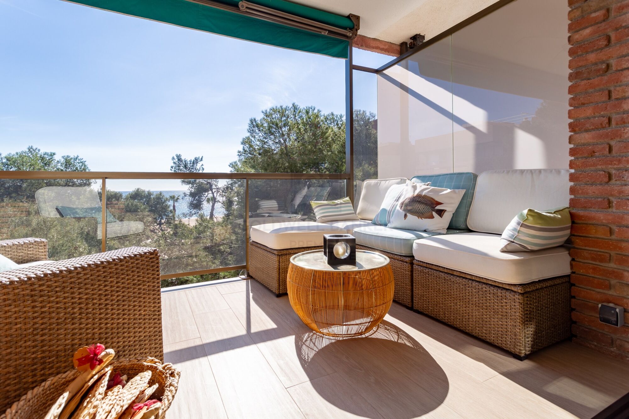 Frontline duplex with sea views in Torredembarra