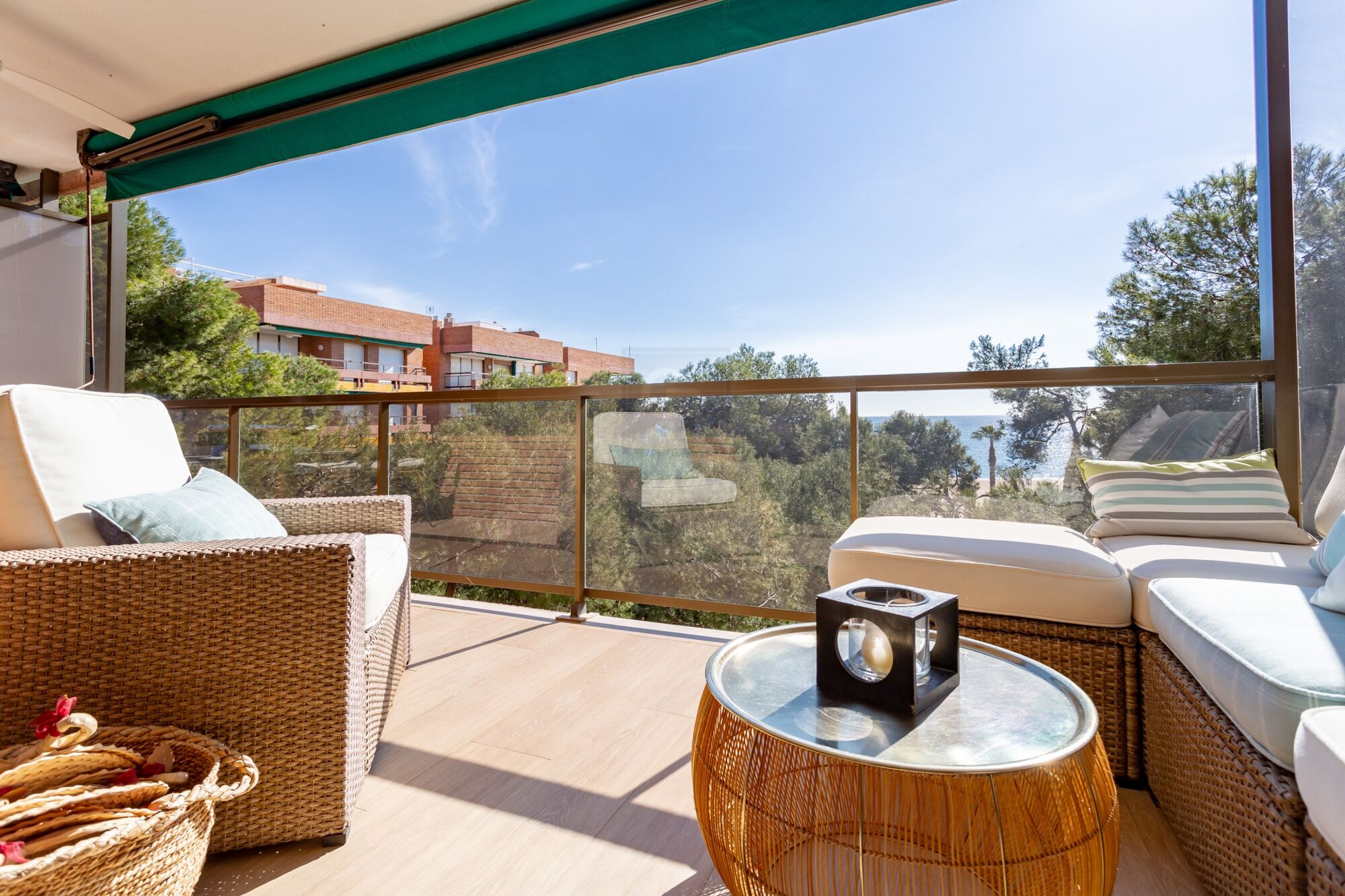 Frontline duplex with sea views in Torredembarra