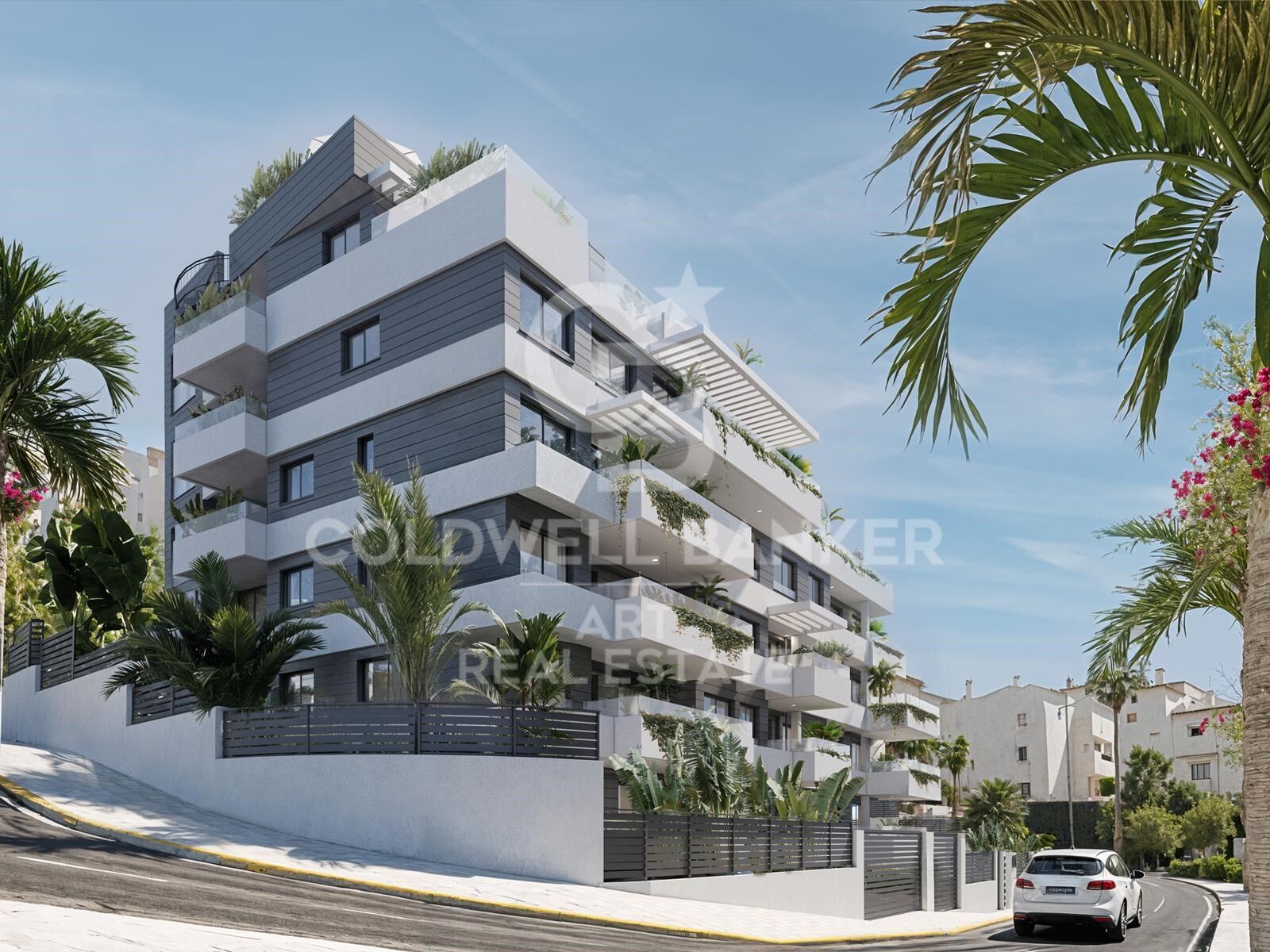 Residential with spectacular sea views in Estepona