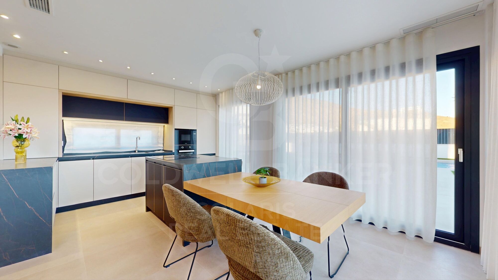 Luxurious Brand New Villa Close to Golf Resort Bahia