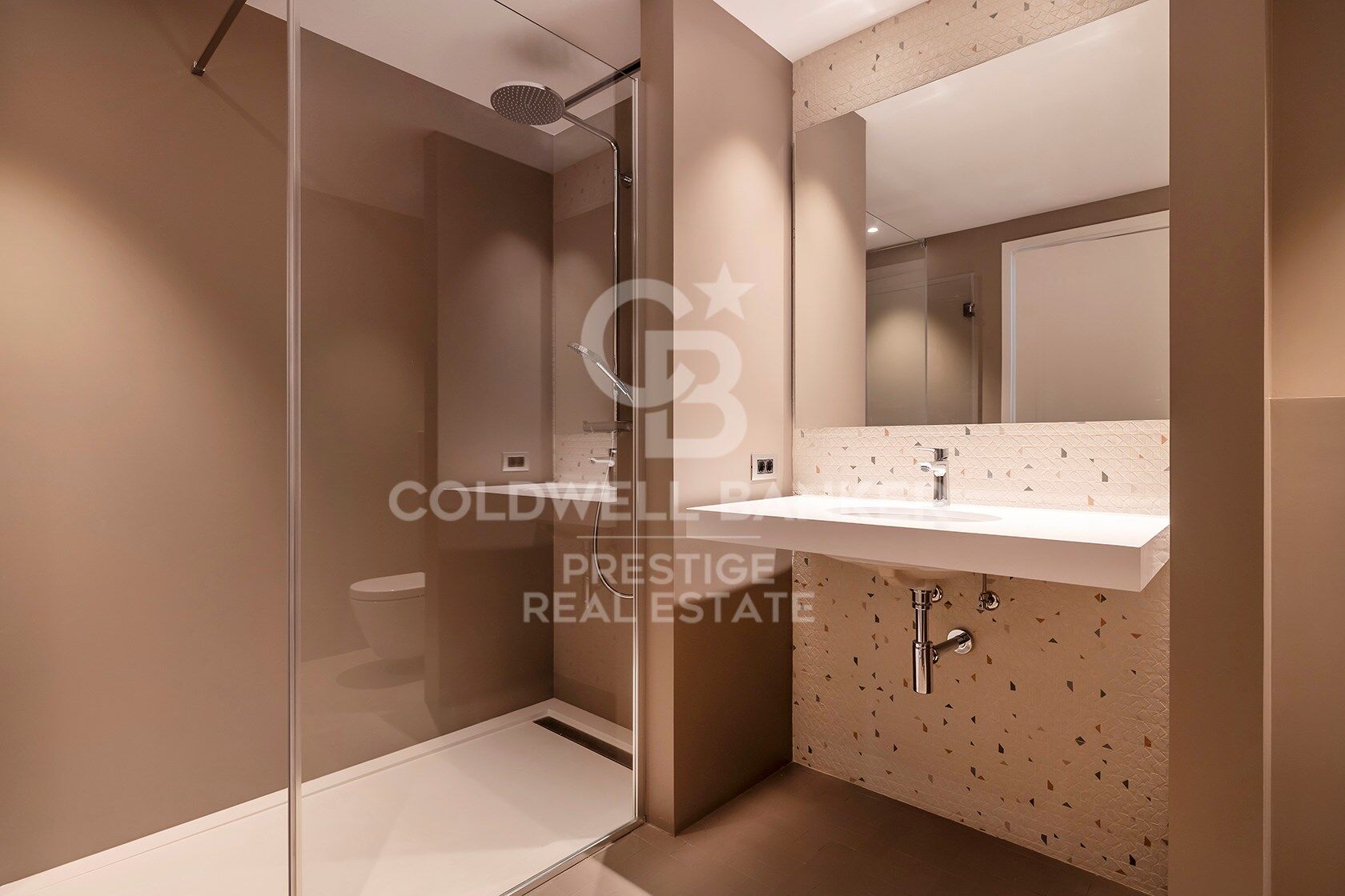 Letztes Penthouse mit Blick auf den Hafen von Barcelona