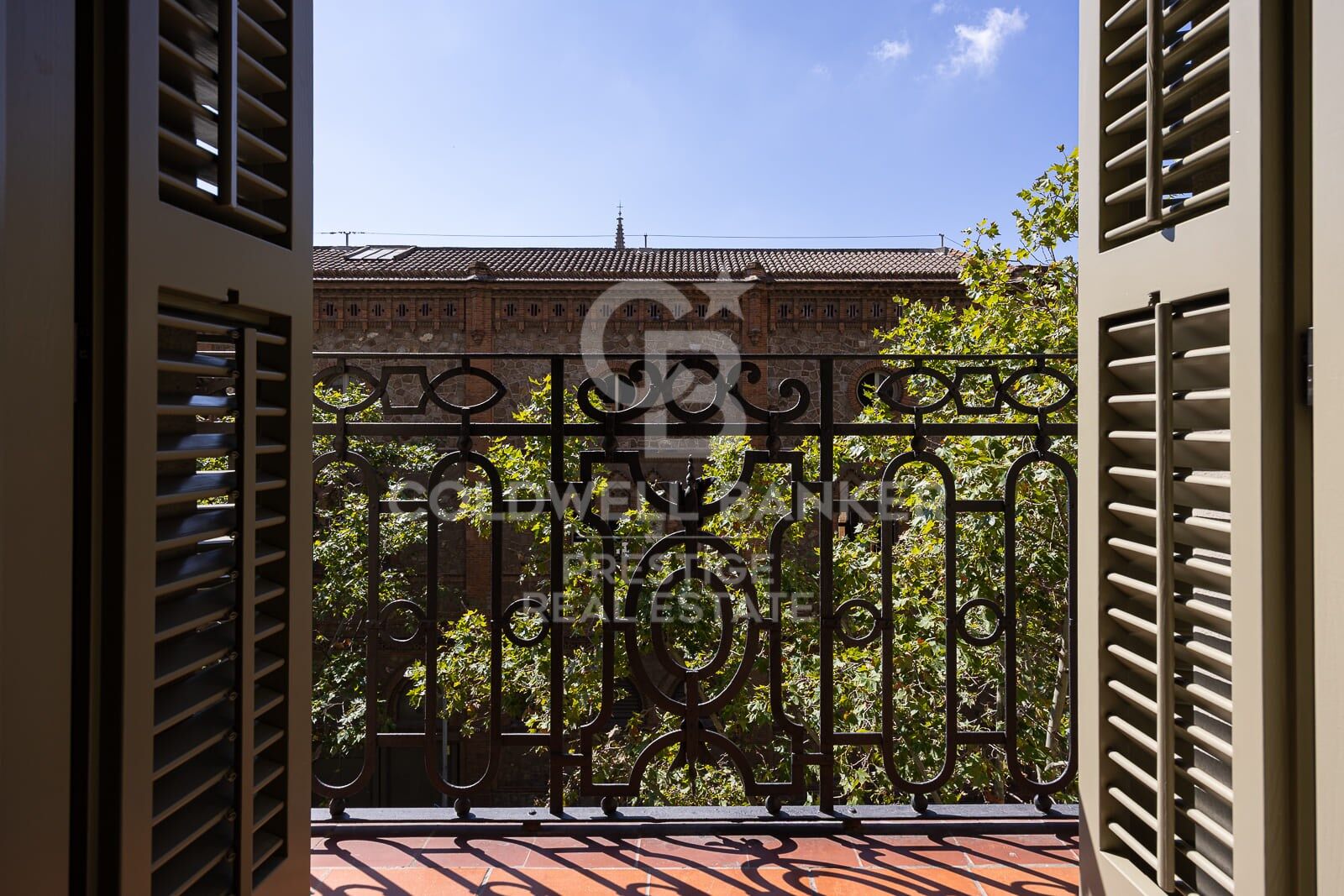 À vendre : appartement rénové avec terrasse dans l'Eixample Derecho