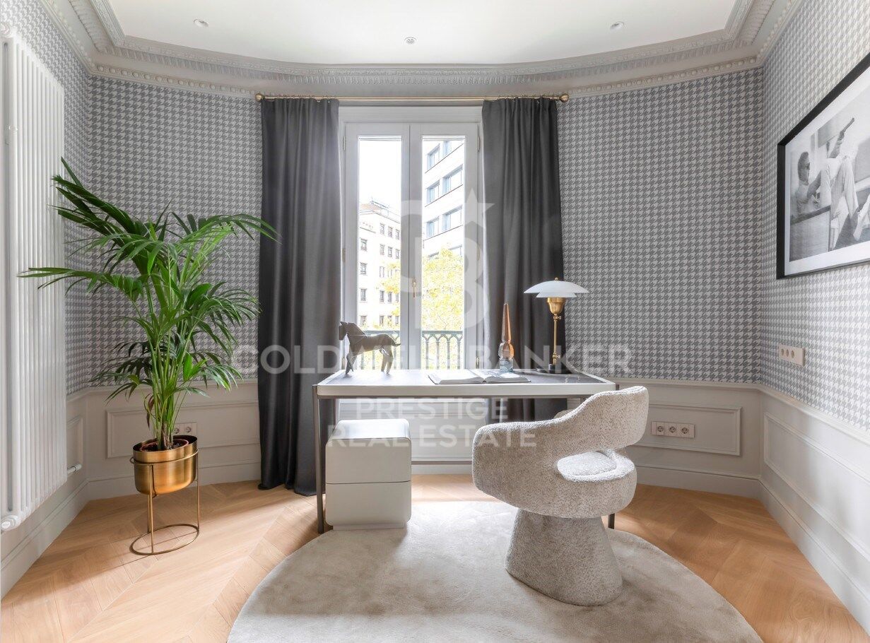 Piso elegante y atemporal en la calle Consell de Cent,Barcelona