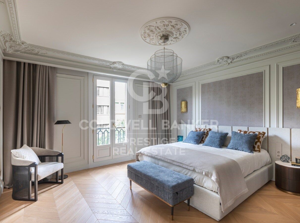 Elegante und zeitlose Wohnung in der Straße Consell de Cent, Barcelona