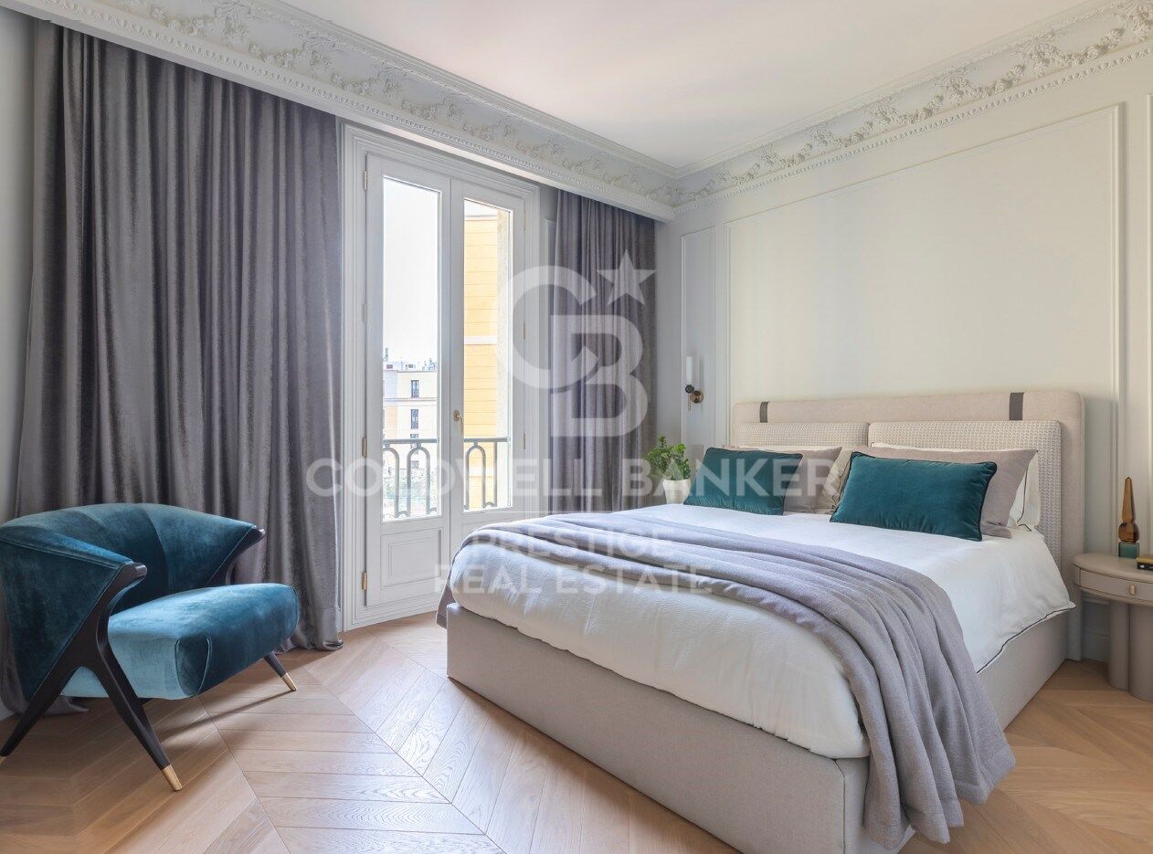 Elegant and timeless apartment in Consell de Cent street,Barcelona