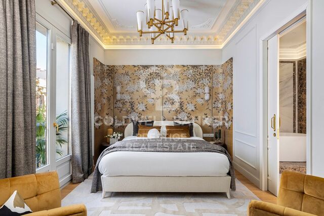 Elegante komplett renovierte Wohnung in der Pau Claris Straße,Barcelona