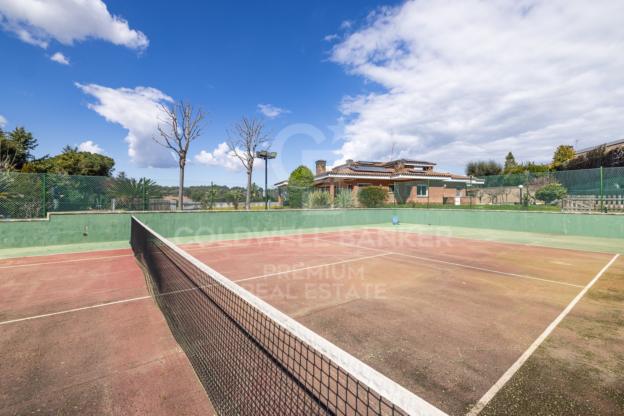 SPECTACULAR AND SUSTAINABLE HOUSE IN BELLATERRA