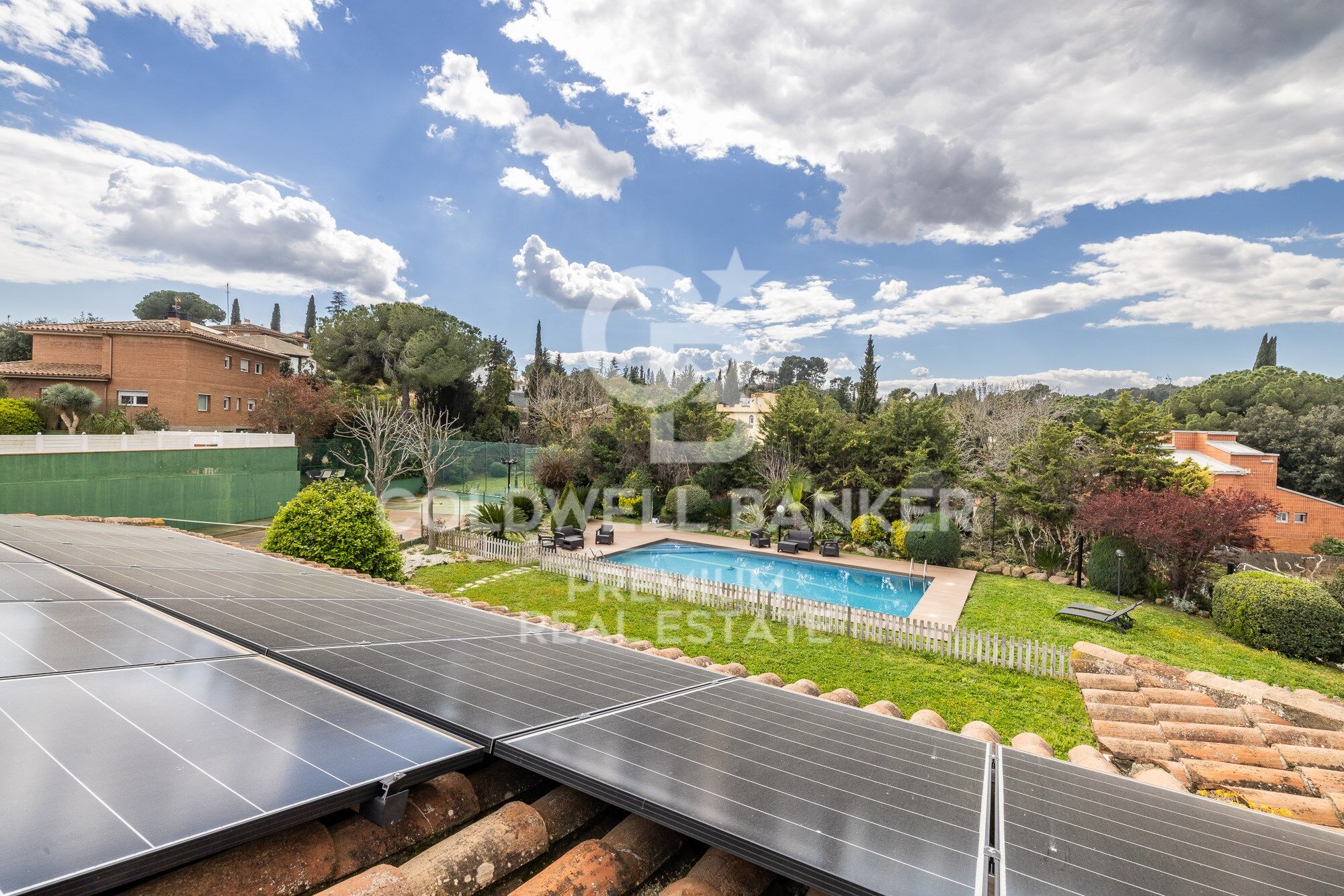 SPECTACULAR AND SUSTAINABLE HOUSE IN BELLATERRA