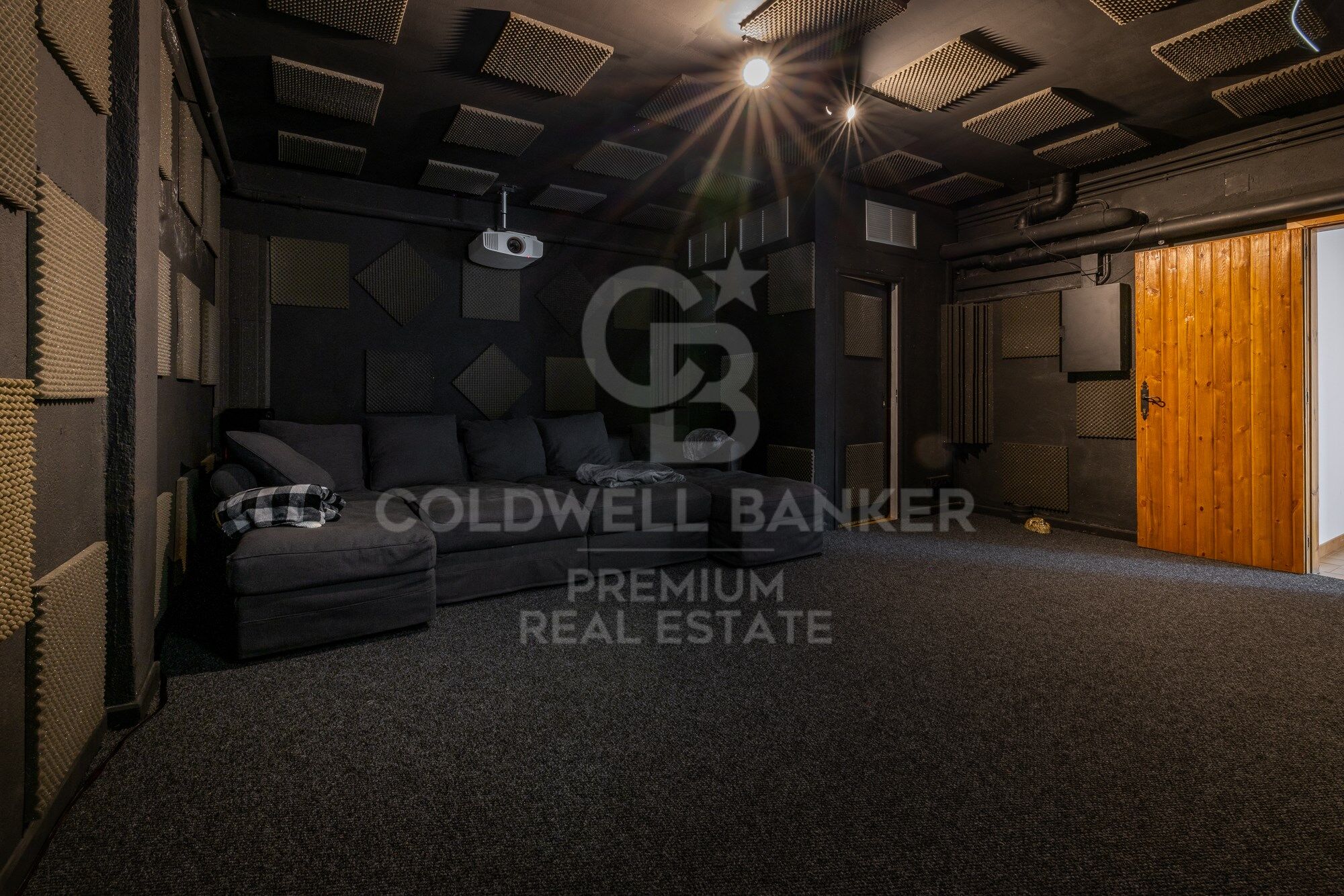 SPECTACULAR AND SUSTAINABLE HOUSE IN BELLATERRA