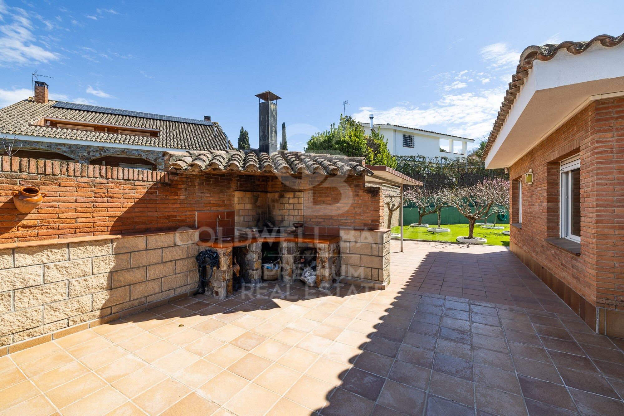 SPECTACULAR AND SUSTAINABLE HOUSE IN BELLATERRA