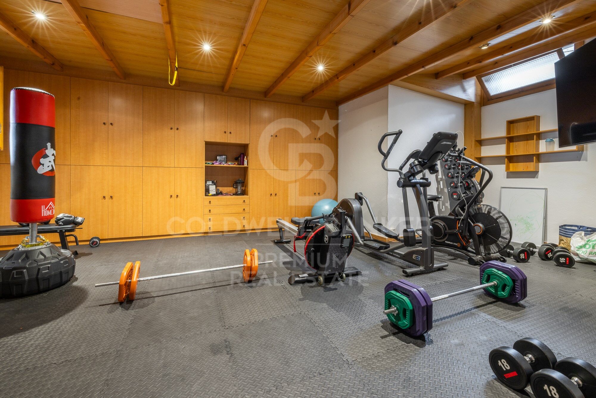 SPECTACULAR AND SUSTAINABLE HOUSE IN BELLATERRA