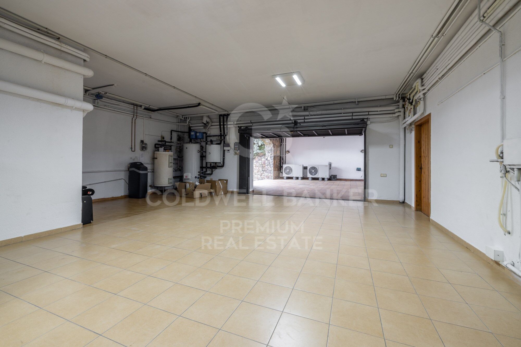 SPECTACULAR AND SUSTAINABLE HOUSE IN BELLATERRA