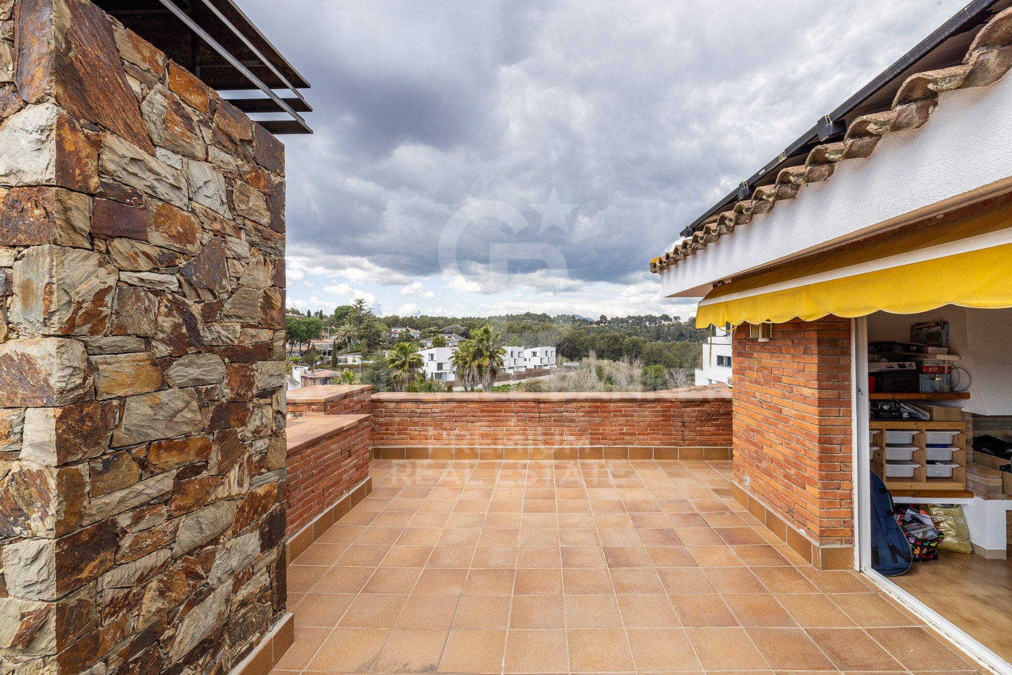 SPECTACULAR AND SUSTAINABLE HOUSE IN BELLATERRA