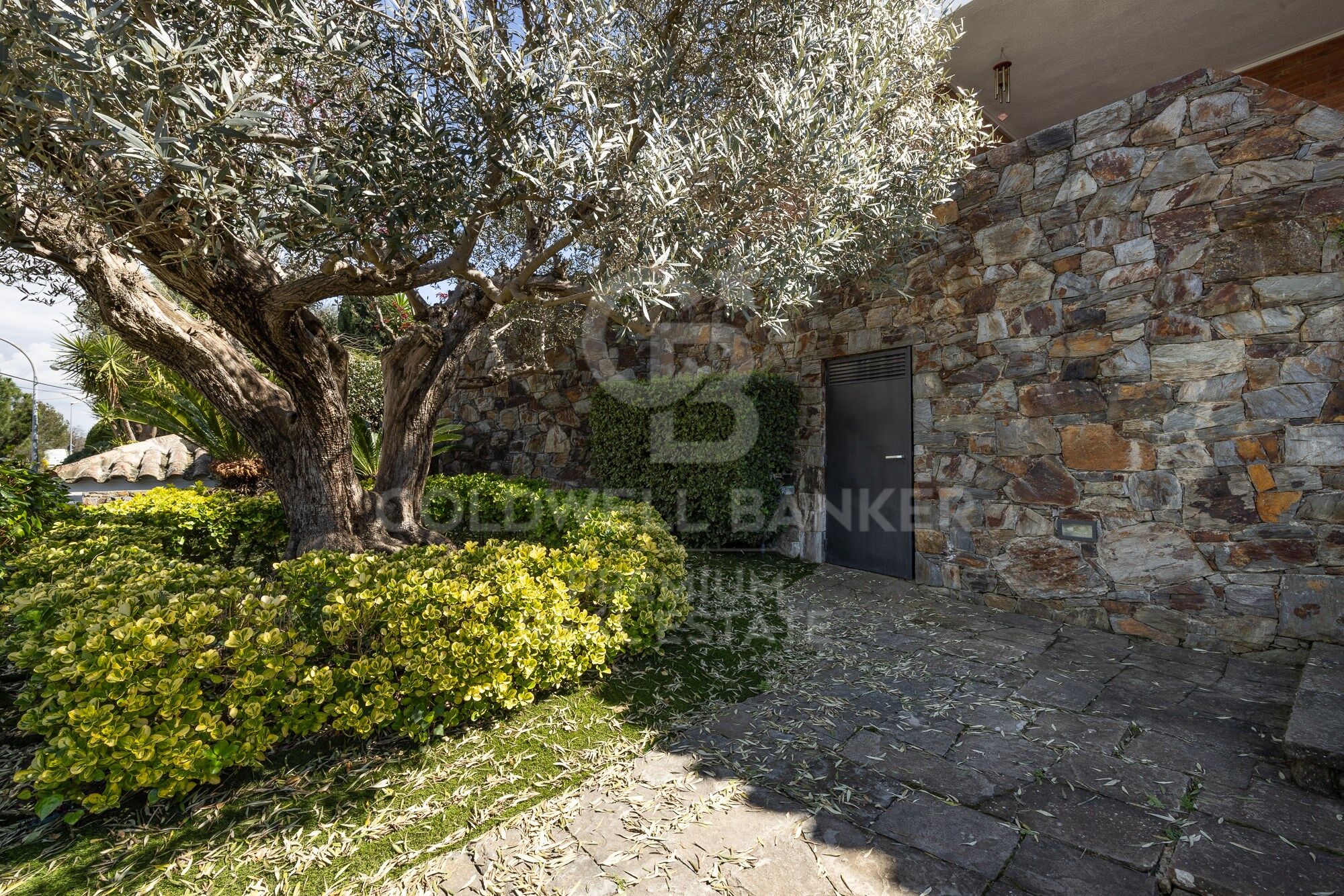 SPECTACULAR AND SUSTAINABLE HOUSE IN BELLATERRA