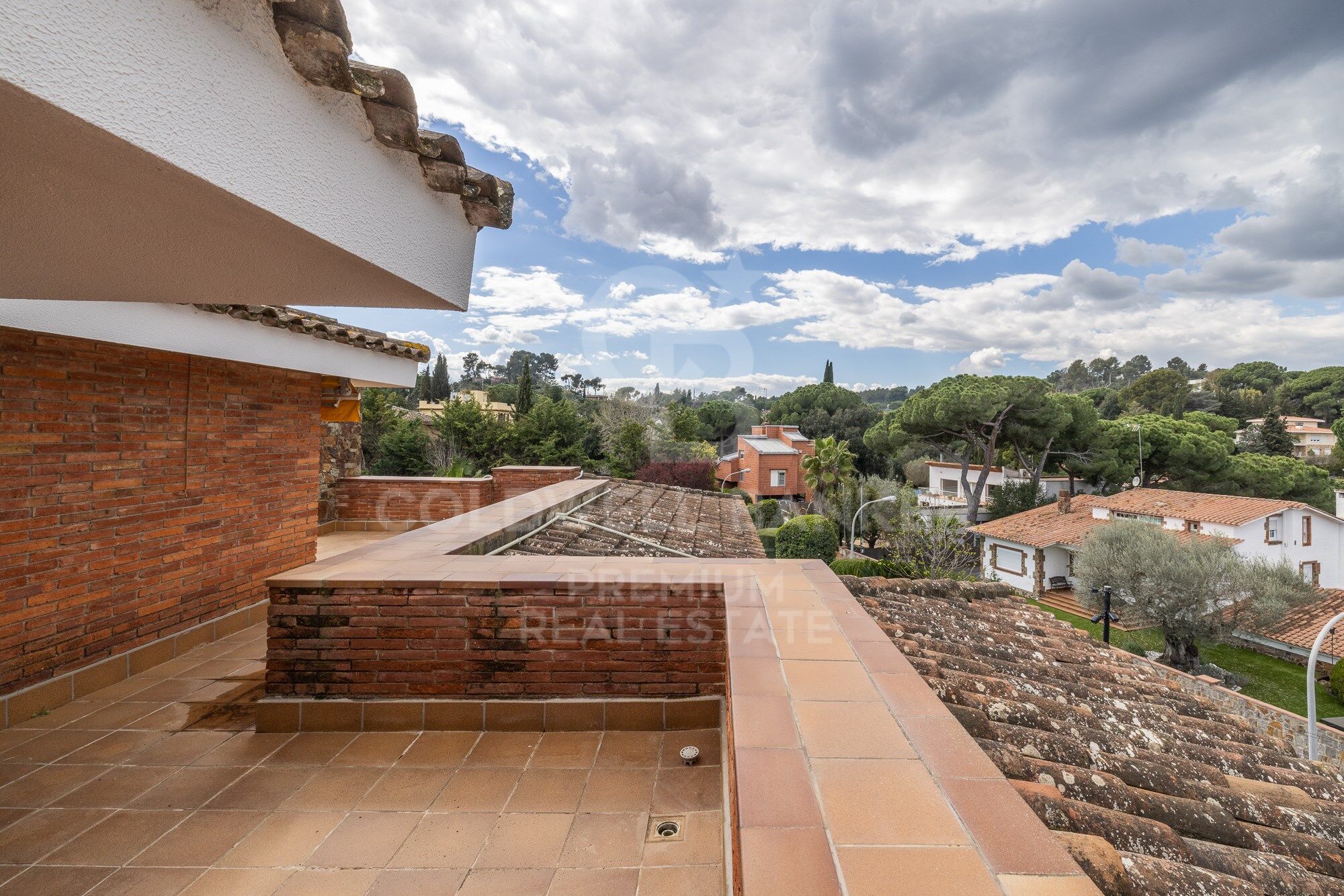 SPECTACULAR AND SUSTAINABLE HOUSE IN BELLATERRA