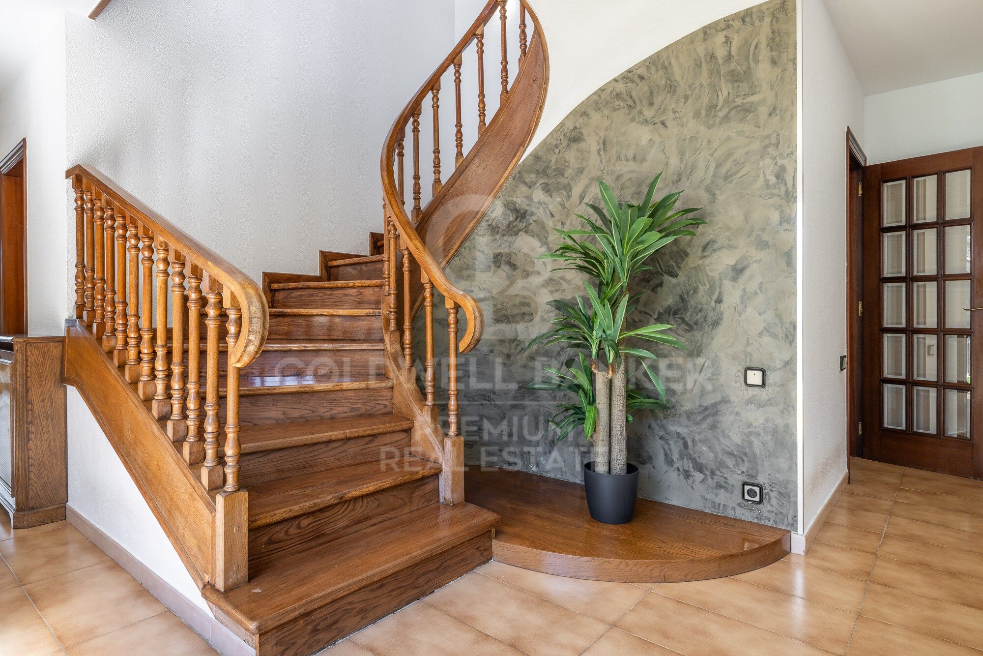 SPECTACULAR AND SUSTAINABLE HOUSE IN BELLATERRA