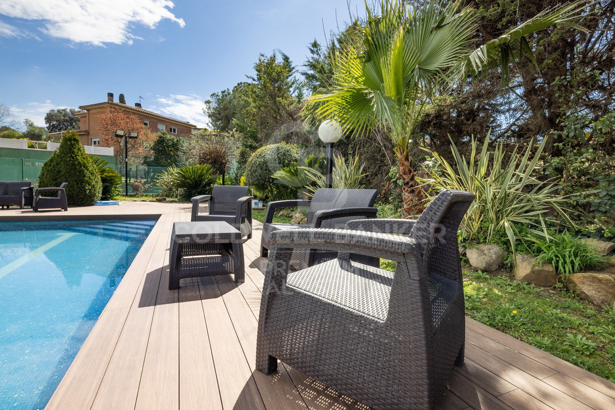 SPECTACULAR AND SUSTAINABLE HOUSE IN BELLATERRA