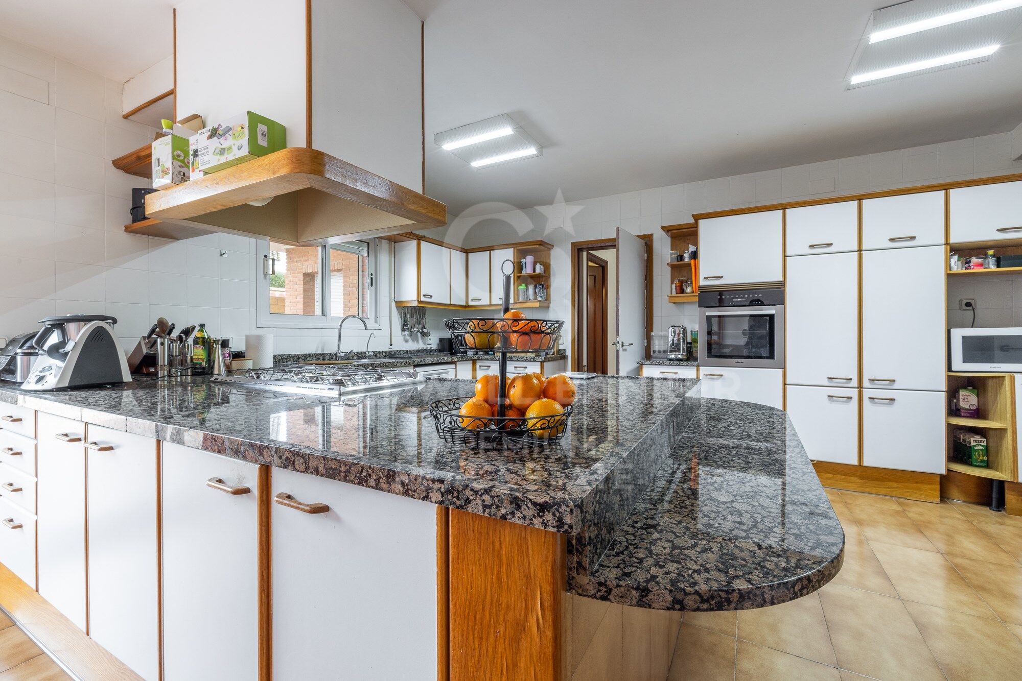 SPECTACULAR AND SUSTAINABLE HOUSE IN BELLATERRA