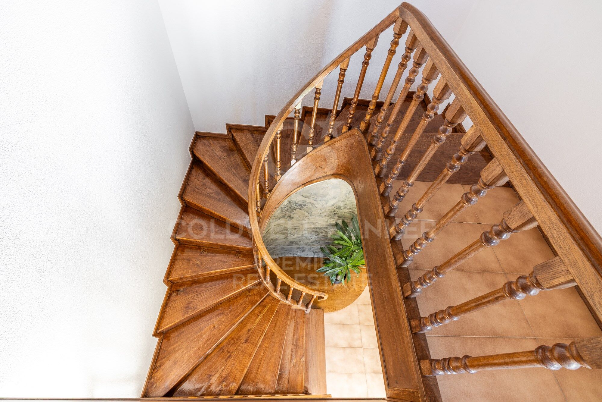 SPECTACULAR AND SUSTAINABLE HOUSE IN BELLATERRA