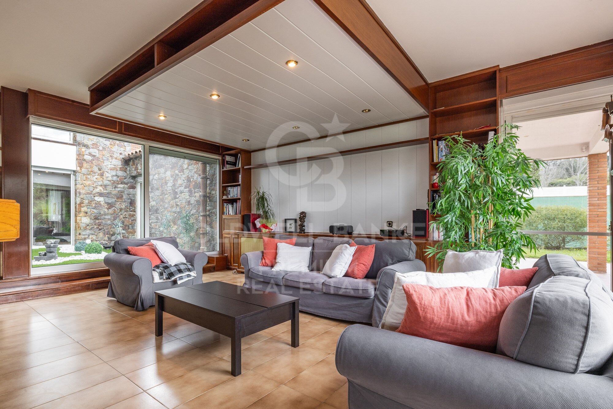 SPECTACULAR AND SUSTAINABLE HOUSE IN BELLATERRA