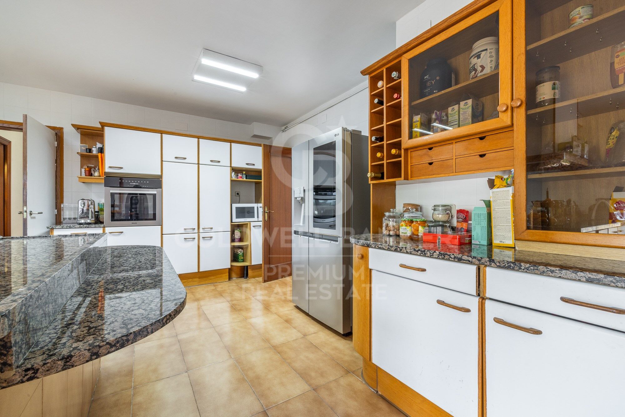 SPECTACULAR AND SUSTAINABLE HOUSE IN BELLATERRA