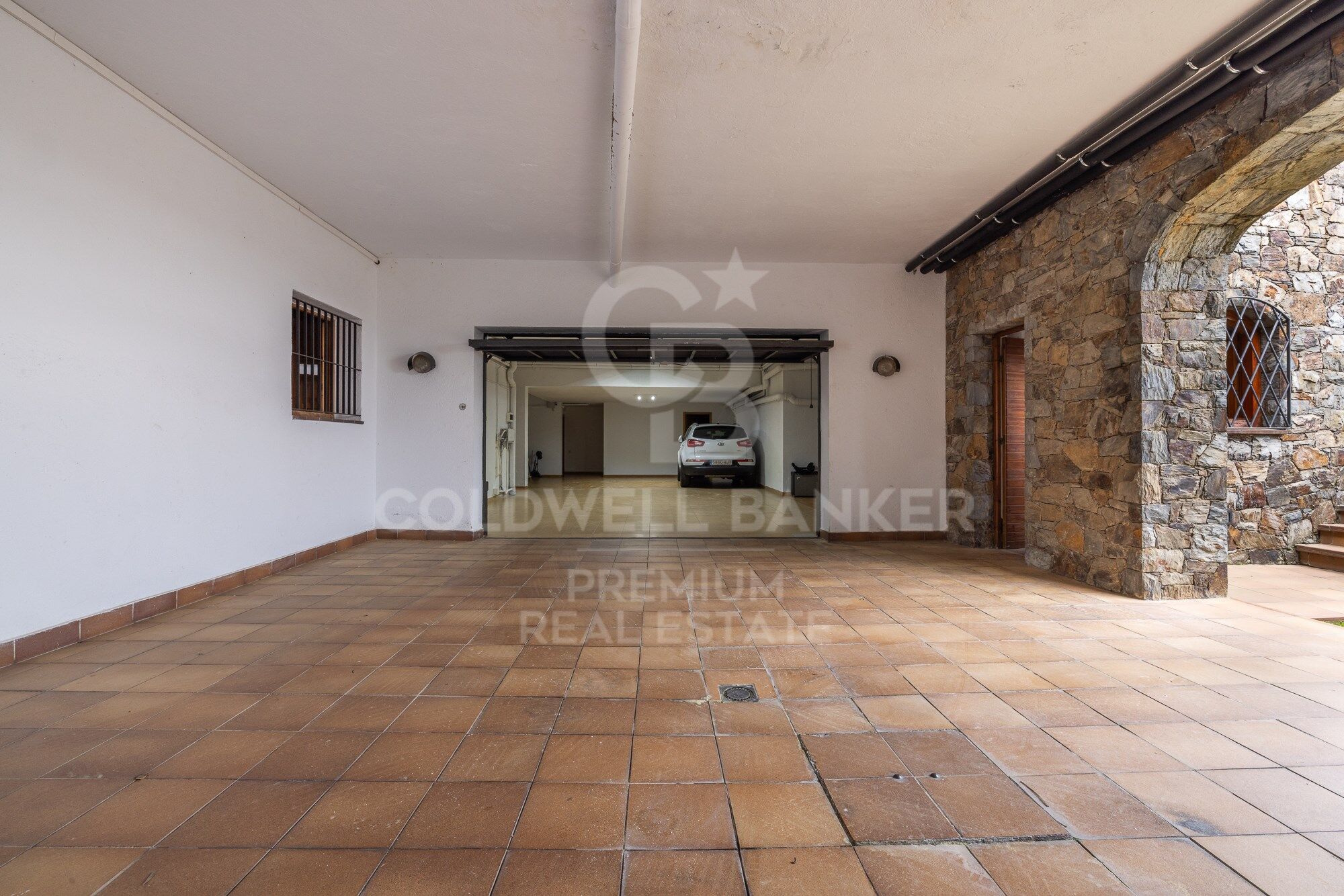 SPECTACULAR AND SUSTAINABLE HOUSE IN BELLATERRA