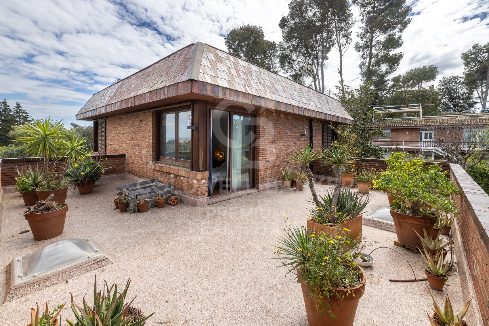 BEAUTIFUL HOUSE IN EXCELLENT LOCATION IN BELLATERRA