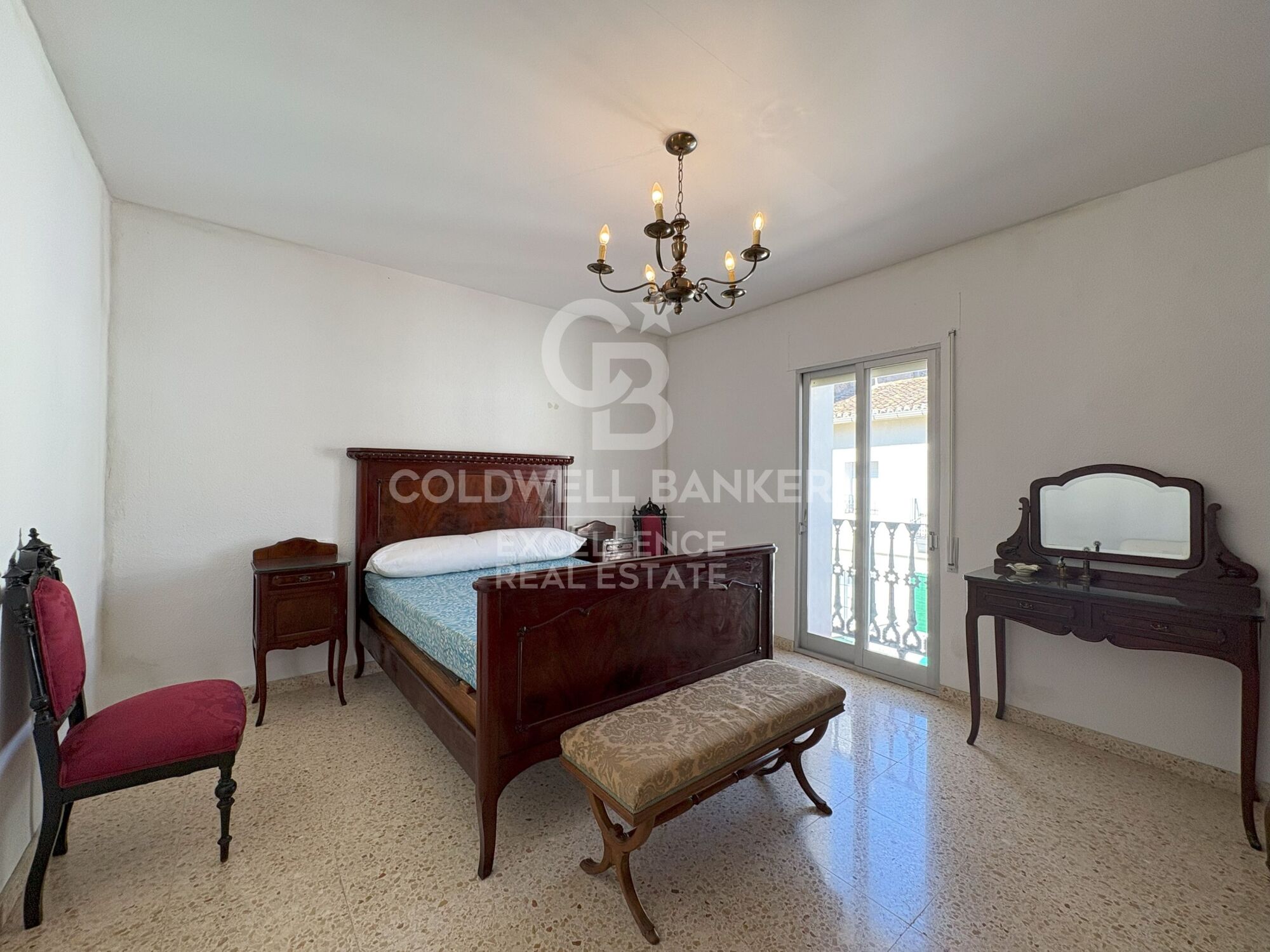 Charming Village House in Xeresa - 240 m², 5 Bedrooms and Great Potential