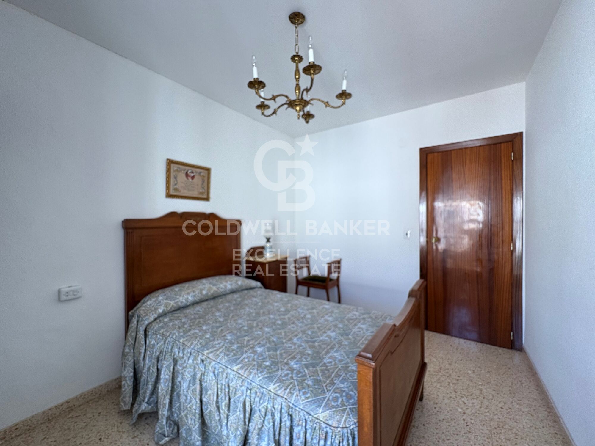 Charming Village House in Xeresa - 240 m², 5 Bedrooms and Great Potential