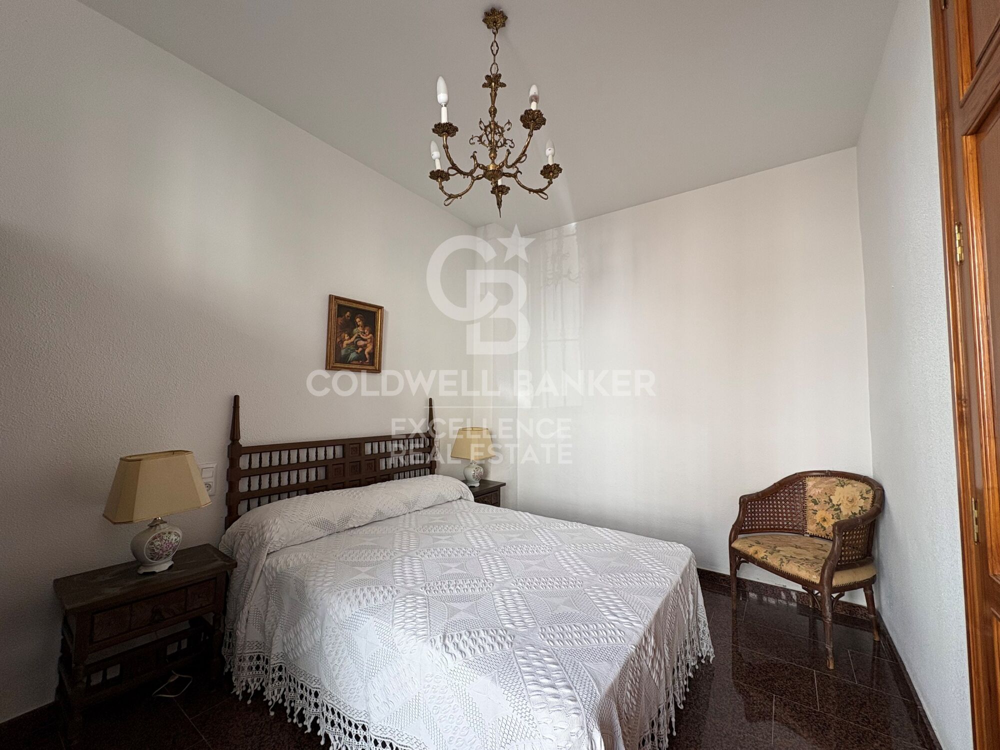 Charming Village House in Xeresa - 240 m², 5 Bedrooms and Great Potential