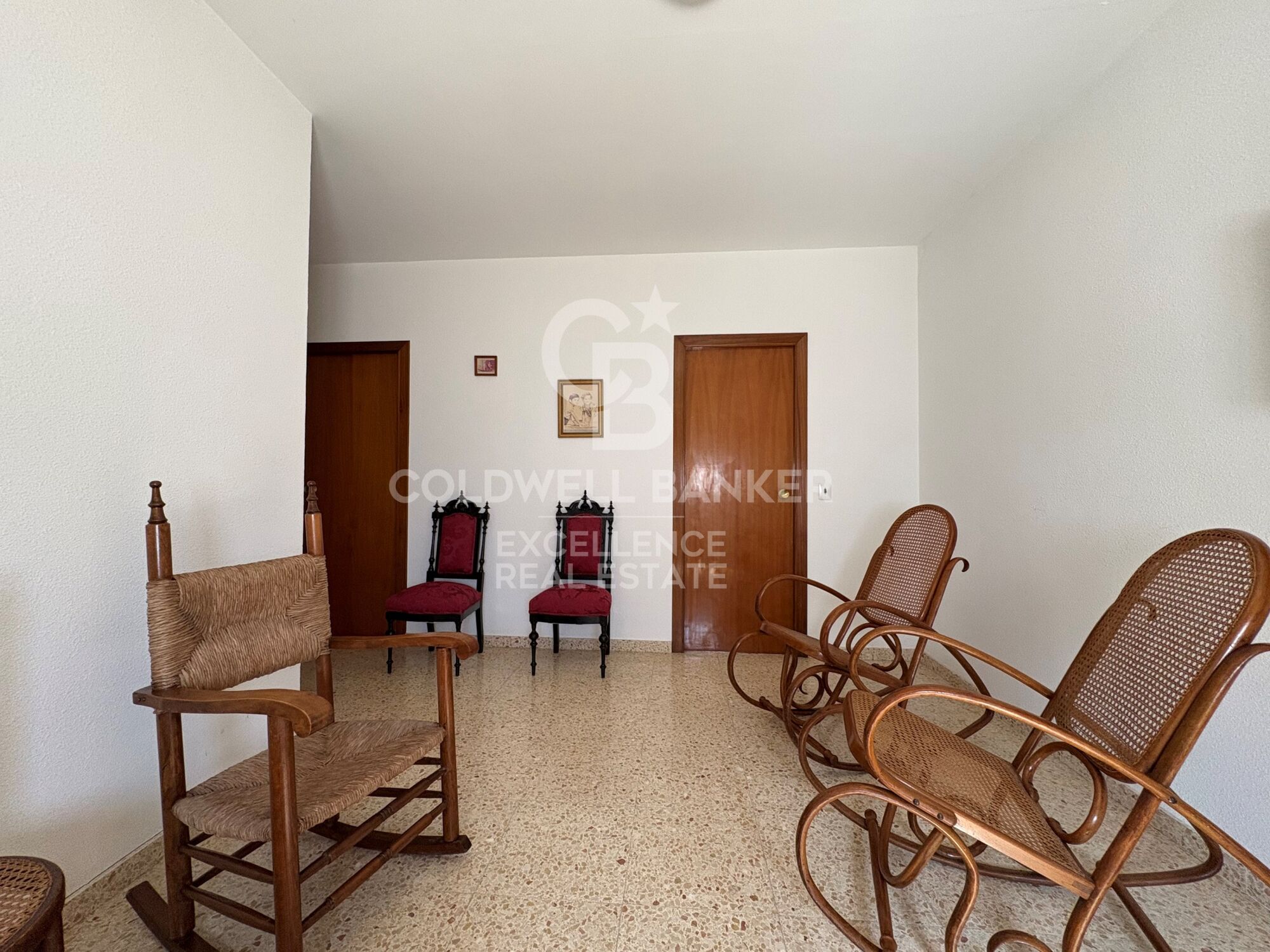 Charming Village House in Xeresa - 240 m², 5 Bedrooms and Great Potential